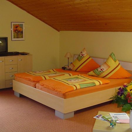 Ferienwohnungen Kasparbauer レーゲン 部屋 写真