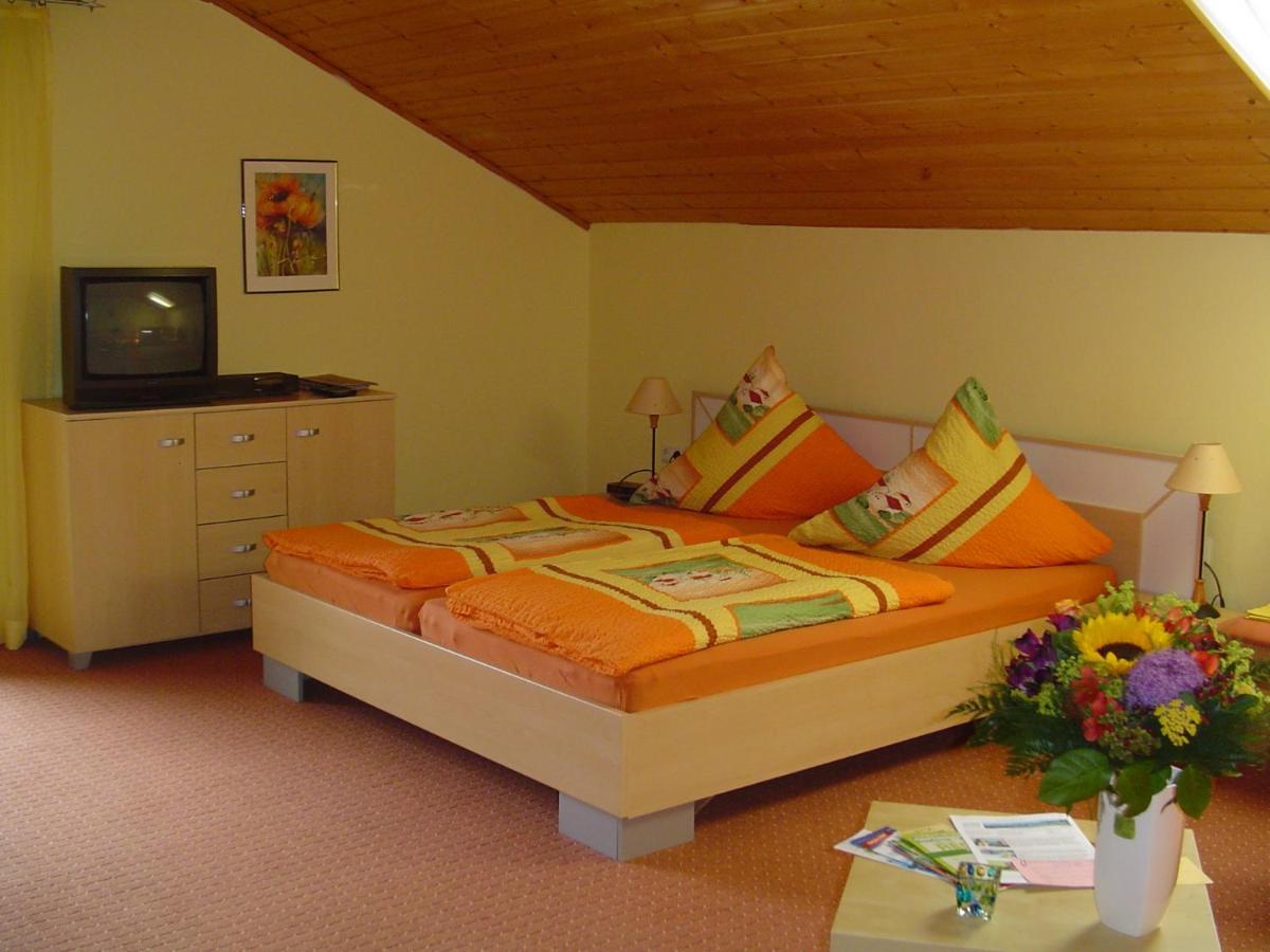Ferienwohnungen Kasparbauer レーゲン 部屋 写真